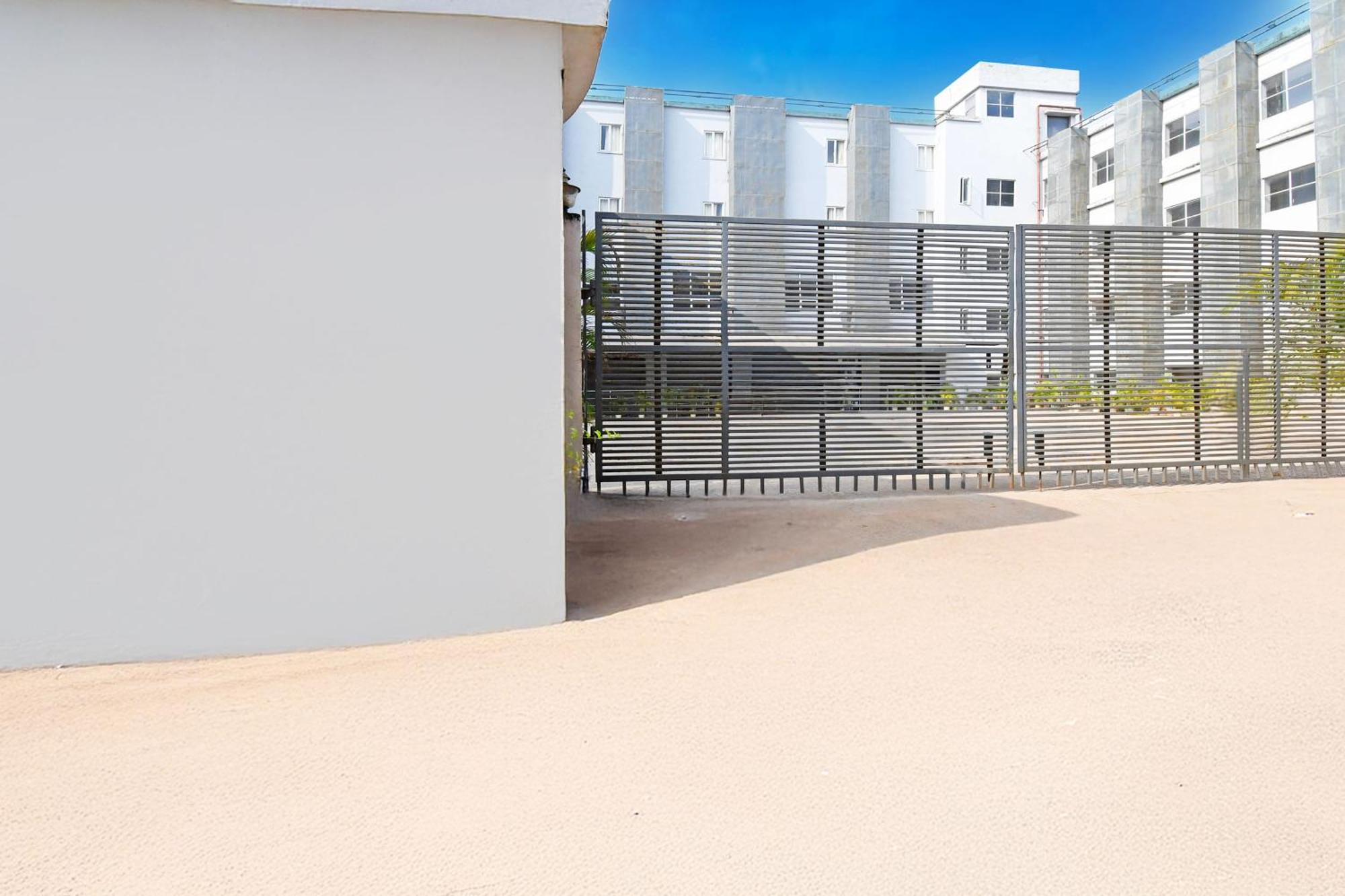 Super Townhouse Mancheswar Industrial Estate Hotell Bhubaneswar Exteriör bild