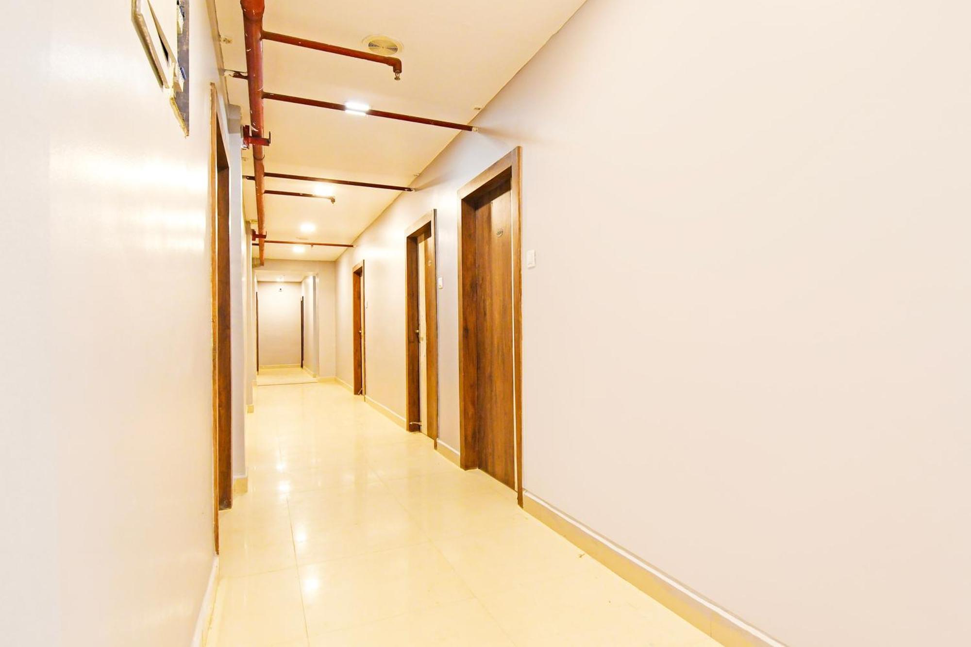 Super Townhouse Mancheswar Industrial Estate Hotell Bhubaneswar Exteriör bild