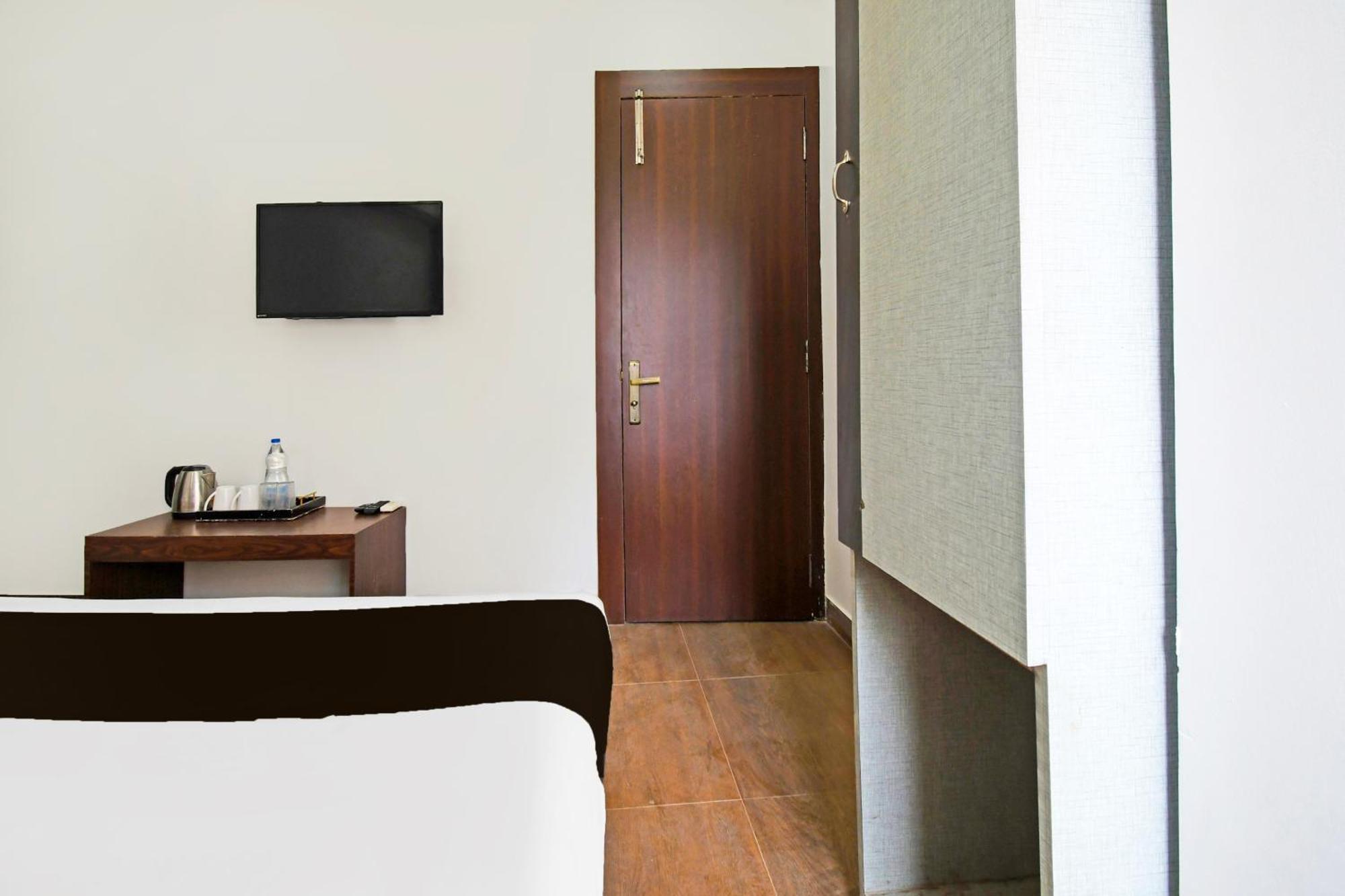 Super Townhouse Mancheswar Industrial Estate Hotell Bhubaneswar Exteriör bild