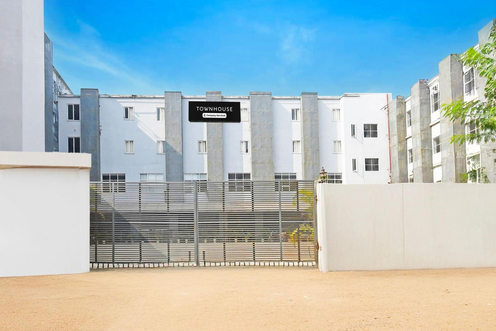 Super Townhouse Mancheswar Industrial Estate Hotell Bhubaneswar Exteriör bild