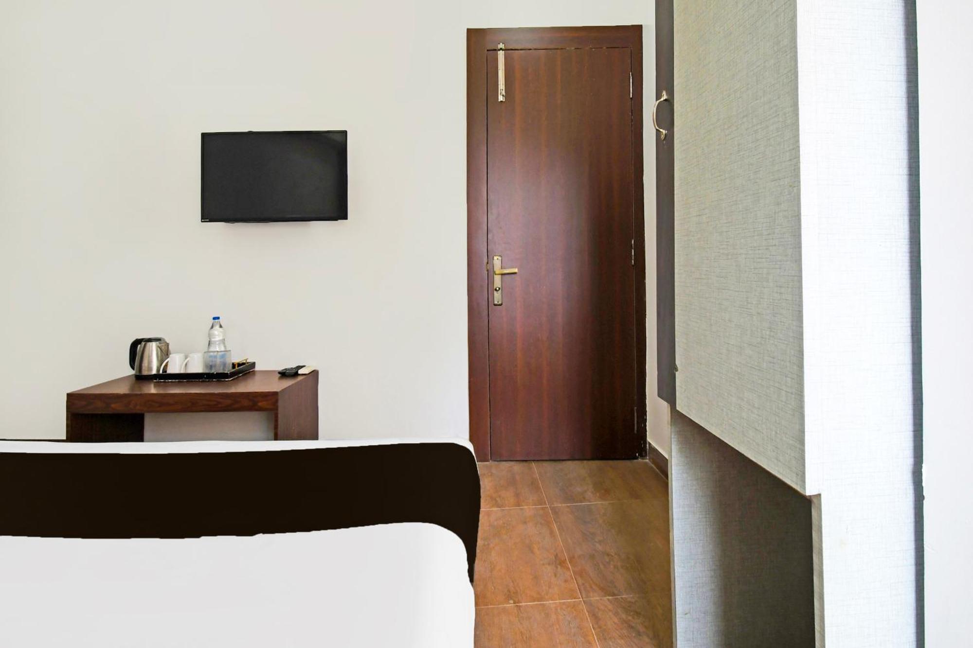 Super Townhouse Mancheswar Industrial Estate Hotell Bhubaneswar Exteriör bild