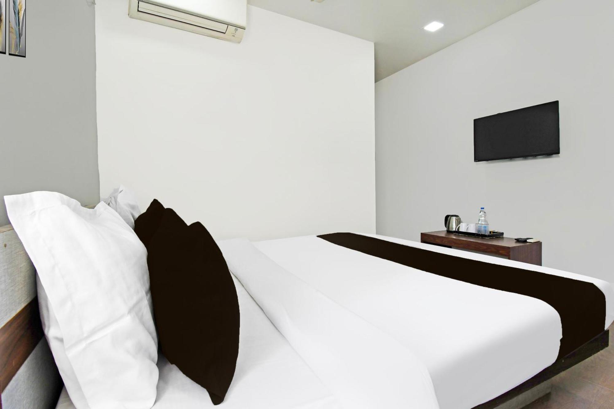 Super Townhouse Mancheswar Industrial Estate Hotell Bhubaneswar Exteriör bild