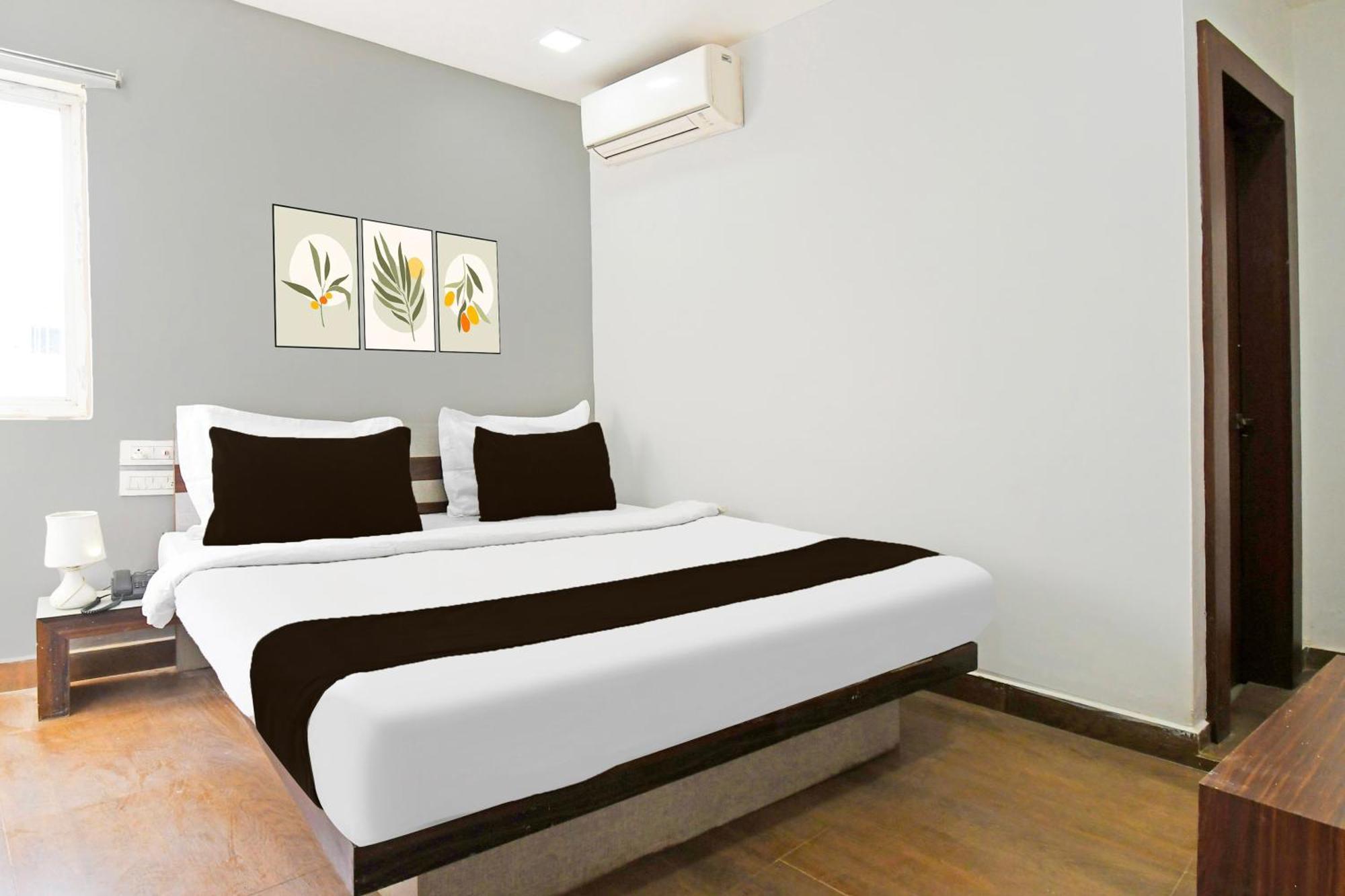 Super Townhouse Mancheswar Industrial Estate Hotell Bhubaneswar Exteriör bild