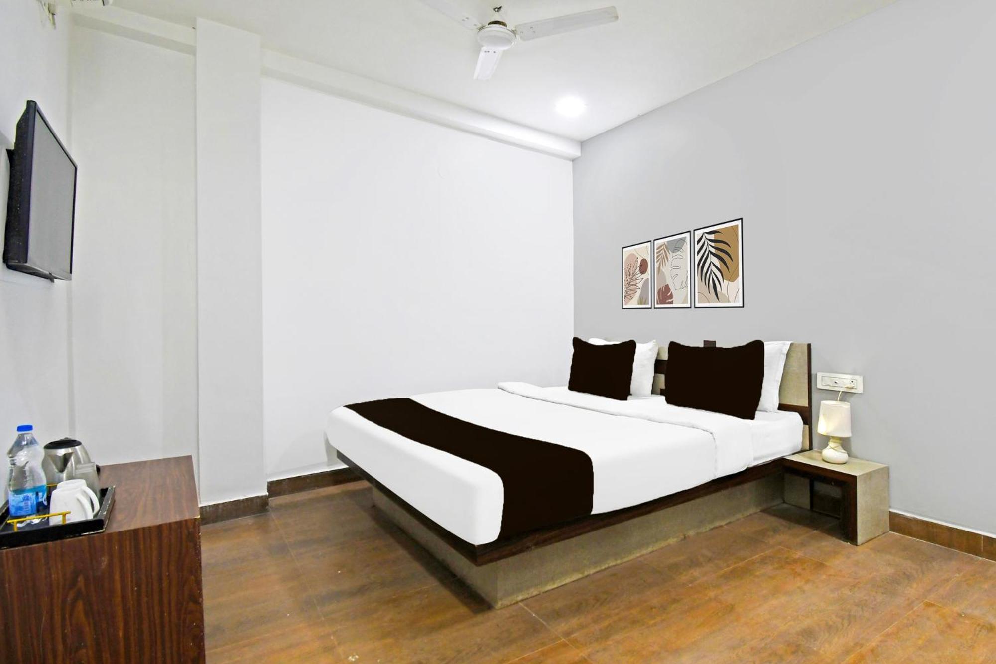 Super Townhouse Mancheswar Industrial Estate Hotell Bhubaneswar Exteriör bild